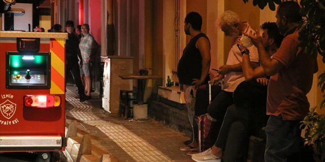 İzmir'de bir otel yangın nedeniyle boşaltıldı