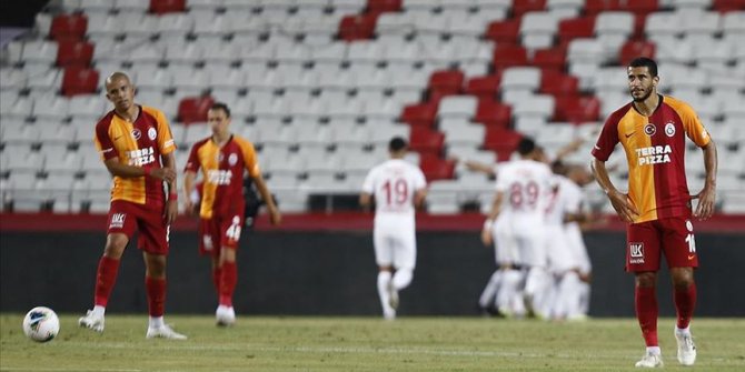 Galatasaray Antalya'da galibiyeti son dakikalarda kaçırdı