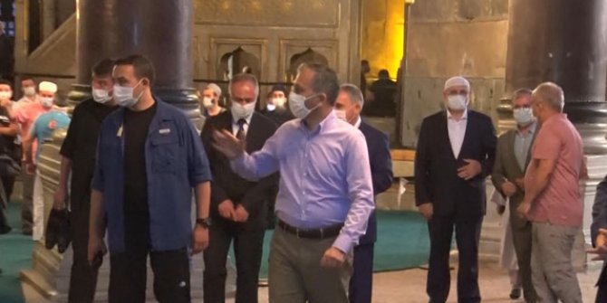 Vali Yerlikaya, Ayasofya'da 86 yıl aradan sonra kılınan ilk sabah namazına katıldı