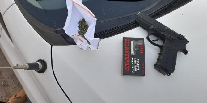 Düğün konvoyunda havaya ateş etti, uyuşturucuyla yakalandı