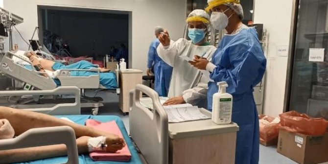 Azeri doktor: Türkiye’deki bilim kurulunun çalışmaları burada da uygulanıyor