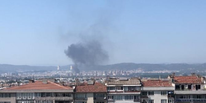 Fabrika çatısında çıkan yangın söndürüldü