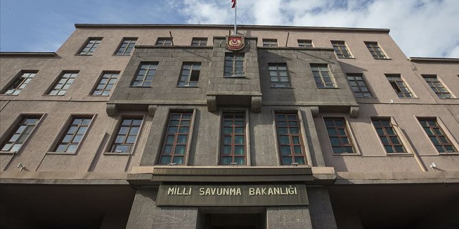 MSB: Yunanistan'ın Selanik kentinde Türk bayrağının yakılmasını şiddetle kınıyor ve lanetliyoruz