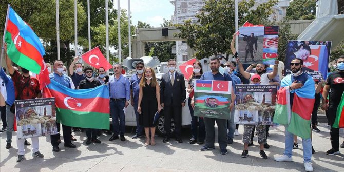 Sivil toplum kuruluşu üyeleri Ermenistan'ın Azerbaycan'a saldırılarını protesto etti