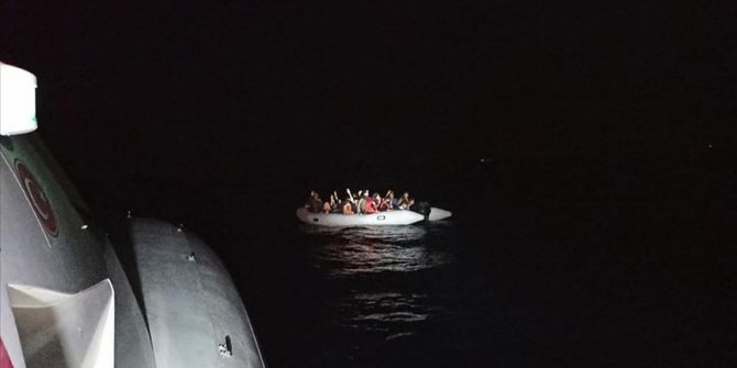 Türk kara sularına geri itilen 56 sığınmacı kurtarıldı