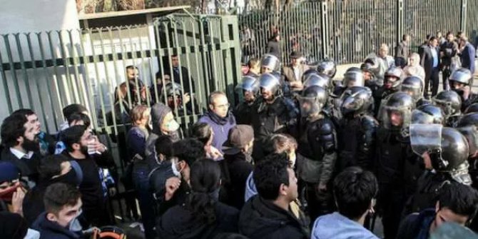 İran 15 Azeri’yi tutukladı
