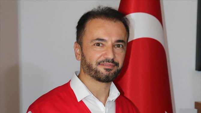 Türk Kızılay bayramda çocuklara bayramlık, yaşlılara gıda kolisi verecek
