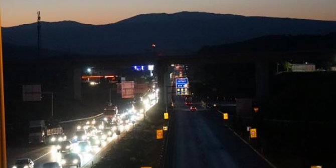 Kırıkkale'deki 'kilit kavşak'ta trafik yoğunluğu başladı