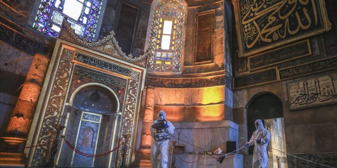 Ayasofya-i Kebir Cami-i Şerifi'nde Kurban Bayramı temizliği