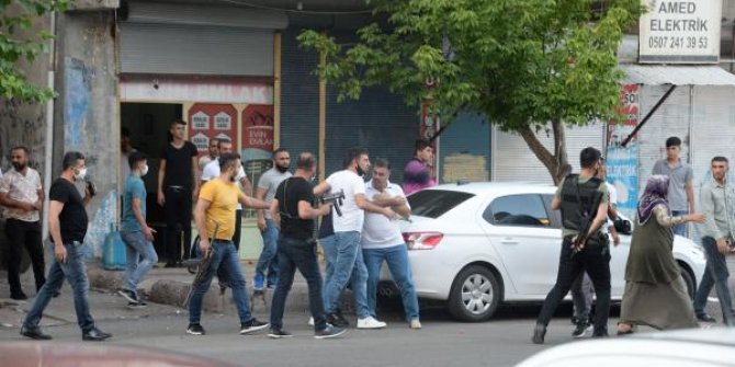 Diyarbakır'da işportacıların yer kapma kavgası: 5 yaralı