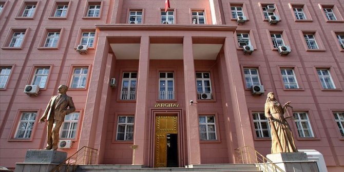 Yargıtay sosyal medyadan 'Cumhurbaşkanına hakaret' suçundan beraat kararını bozdu