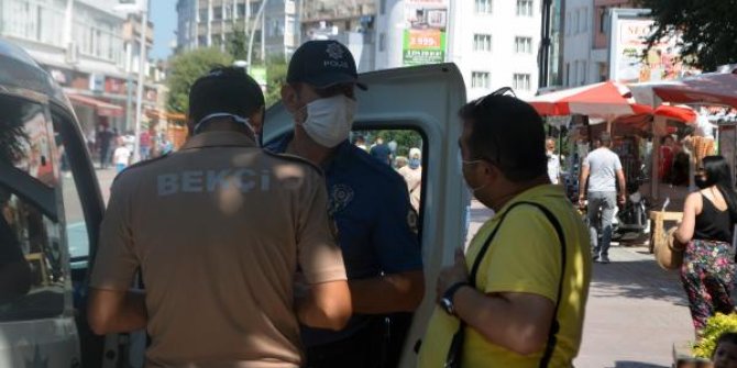 Bolu'da maske takmayanlara ceza kesildi
