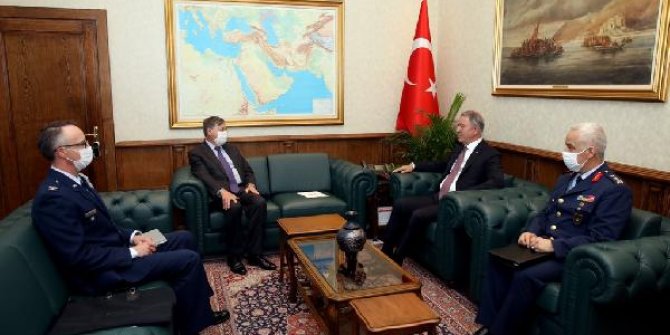 Bakan Akar,  ABD Ankara Büyükelçisi Satterfiel'di kabul etti