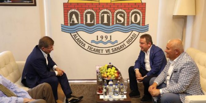 Başkan Böcek ve Davutoğlu, Alanya'da bir araya geldi