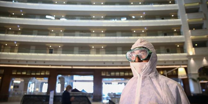 Antalya'da turistlerin koronavirüs testi otellerde yapılabilecek