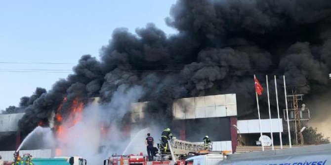 Mobilya fabrikasındaki yangın, 4 saatte söndürüldü