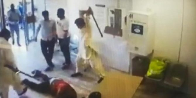 Fransa’da 'maske takın' diyen iş yeri sahibine çete dayağı