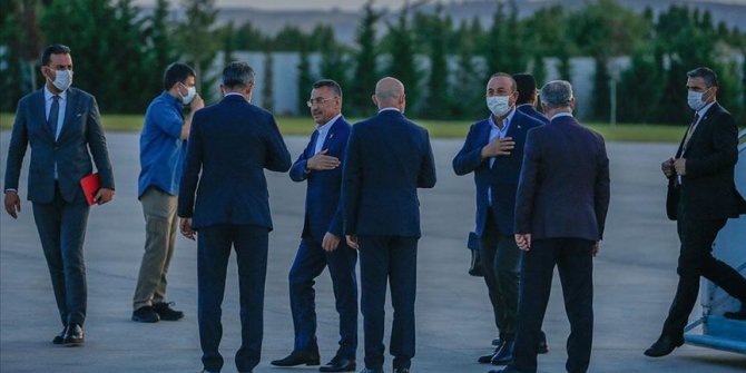 Cumhurbaşkanı Yardımcısı Oktay ve Bakan Çavuşoğlu yurda döndü