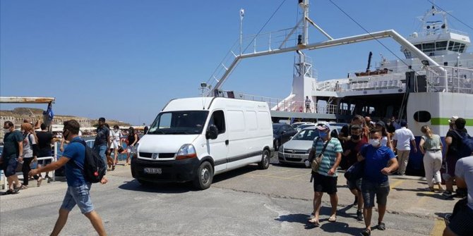 Bozcaada ve Gökçeada'da ziyaretçi yoğunluğu