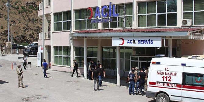 Hakkari'de zırhlı araç devrildi: 2 şehit