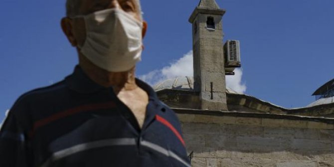 Tarihi yapıya monte edilen ve tepki toplayan o klimalar kaldırıldı