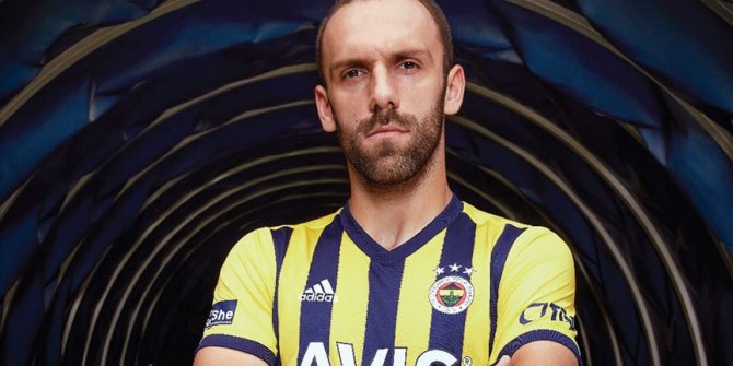 Fenerbahçe'de yeni sezon formaları satışa sunuldu