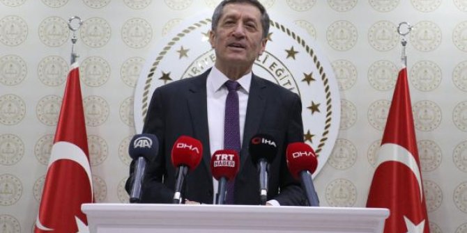 Milli Eğitim Bakanı Selçuk: Okulları uzaktan eğitimle açıyoruz