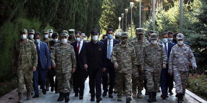 Bakan Akar ve TSK komuta kademesi Bakü'de