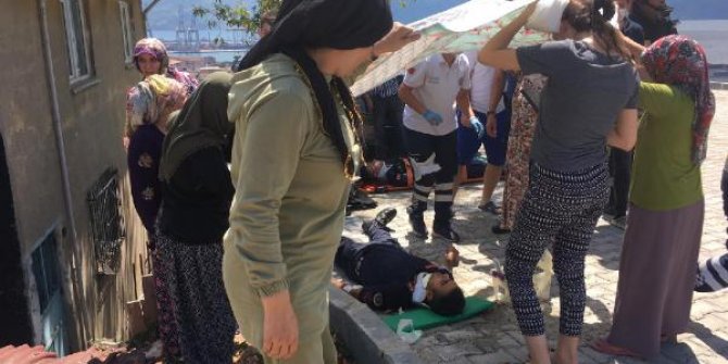 Kocaeli'de jandarmaları taşıyan minibüs ile otomobil çarpıştı