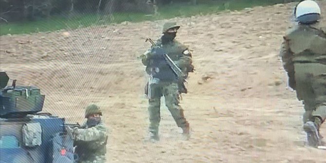 Batı Trakya'da Yunan askerleri Türk köyünde tatbikat yaptı