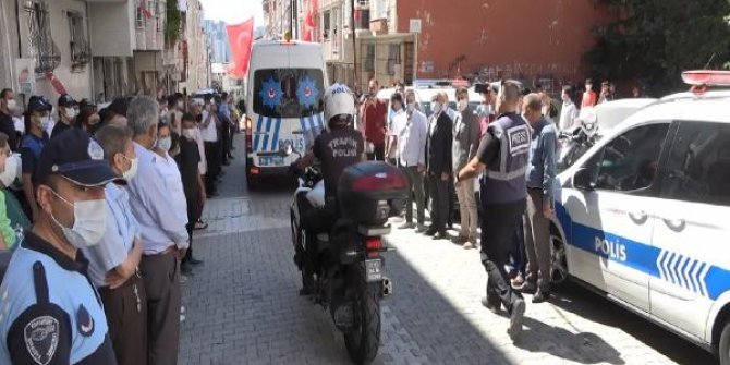 ŞEhit polis için evinin önünde helallik alındı