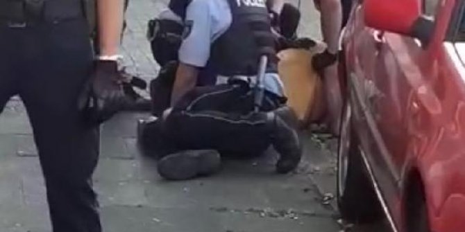 Almanya’da polisin Türk aileyi darp ettiği iddia edildi