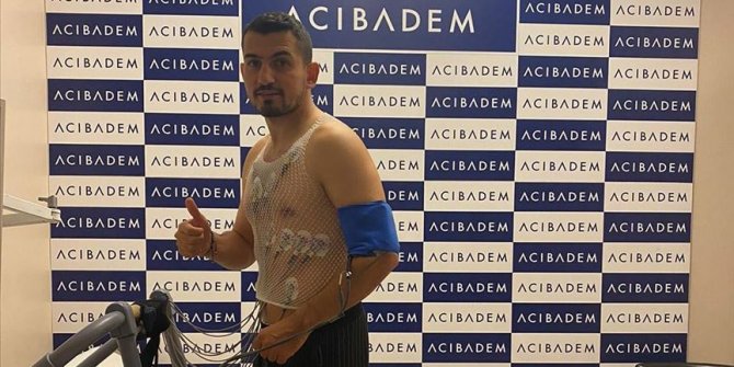 Büyükşehir Belediye Erzurumspor'da Emrah Başsan'ın yeni sözleşmesi 2 yıllık