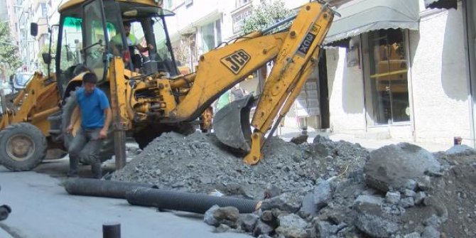 Beşiktaş'ta aylardır bitmeyen yol çalışması vatandaşı bezdirdi
