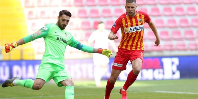 Kayserispor Artem Kravets ile yollarını ayırdı