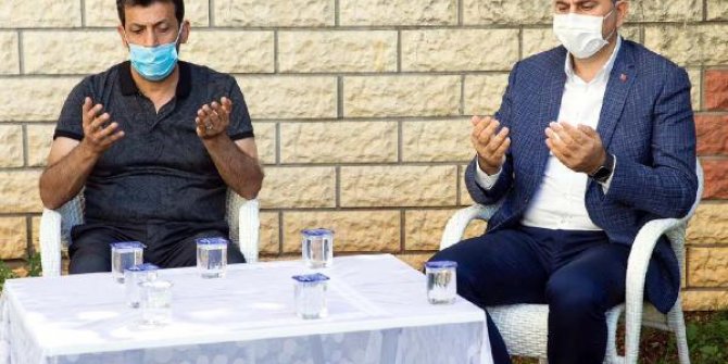 Bakan Gül'den, Duygu Delen'in ailesine taziye ziyareti