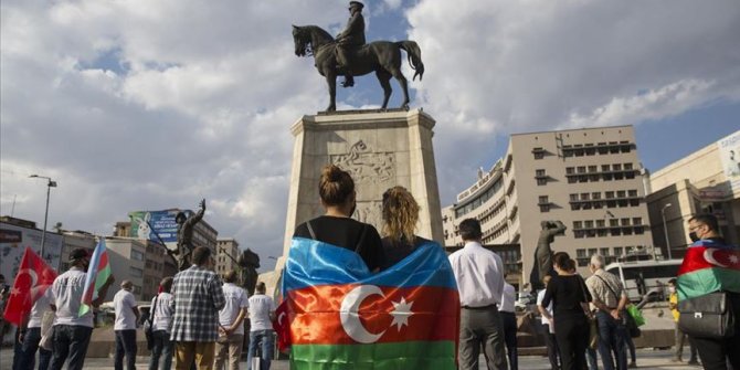 Eski Azerbaycan Cumhurbaşkanı Elçibey, vefatının 20. yılında anıldı