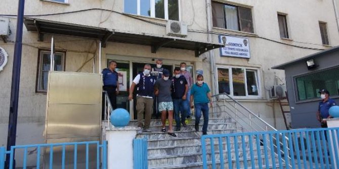 Yakalanacağını anlayınca tabancayı başına dayadı