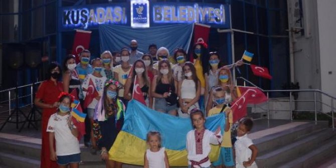 Kuşadası'nda 'Ukrayna Bağımsızlık Günü' kutlandı