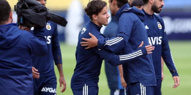 Fenerbahçe'de yeni transfer Lemos ilk antrenmanına çıktı