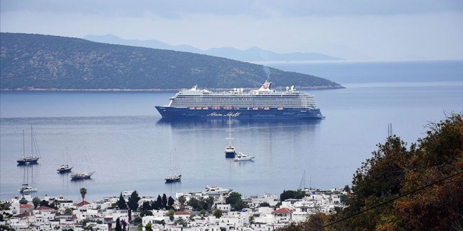Dev cruise gemileri rotayı Türkiye'ye çevirdi