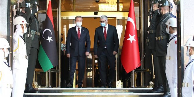 Milli Savunma Bakanı Akar, Libya İçişleri Bakanı Fethi Başağa ile görüştü