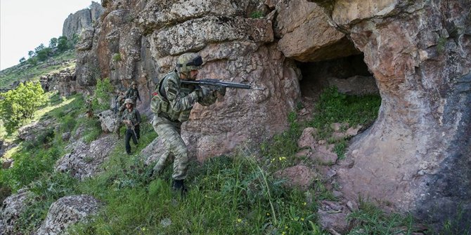İçişleri Bakan Soylu: 'i Turuncu, 2'si Gri Kategori'de 5 terörist etkisiz hale getirildi