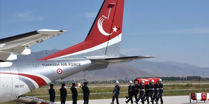 Şehit Uzman Çavuş Çetin Ak için Erzurum'da tören düzenlendi
