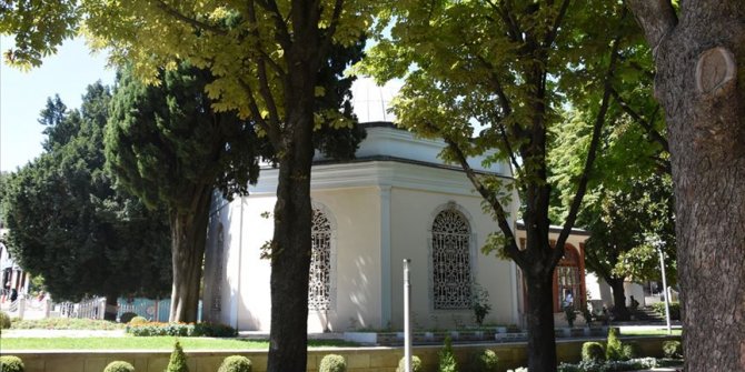 Osman Gazi ve Orhan Gazi türbelerinde 'alp kıyafetli' saygı nöbeti başlıyor