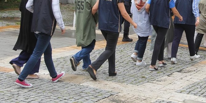 FETÖ'nün 'emniyet mahrem kadın yapılanması'na operasyon: 10 gözaltı