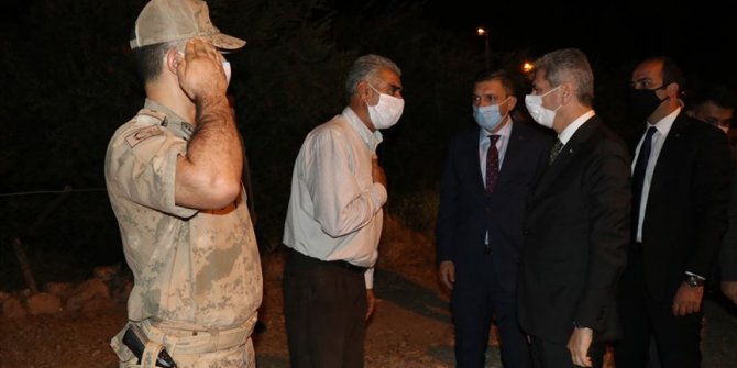 İçişleri Bakan Yardımcısı Muhterem İnce'den kızları intihar eden aileye taziye ziyareti
