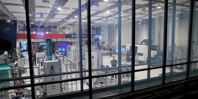 Bir günde 40 fabrika ve bir teknoloji merkezi açıldı