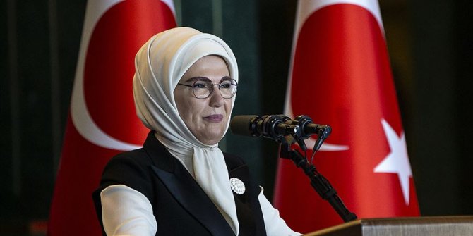 Emine Erdoğan: İstiklaline aşkla bağlı milletimizin ayak izleri en büyük ilham kaynağı