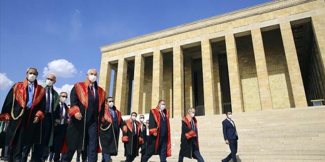 Yargıtay üyelerinden adli yıl açılışı dolayısıyla Anıtkabir'e ziyaret